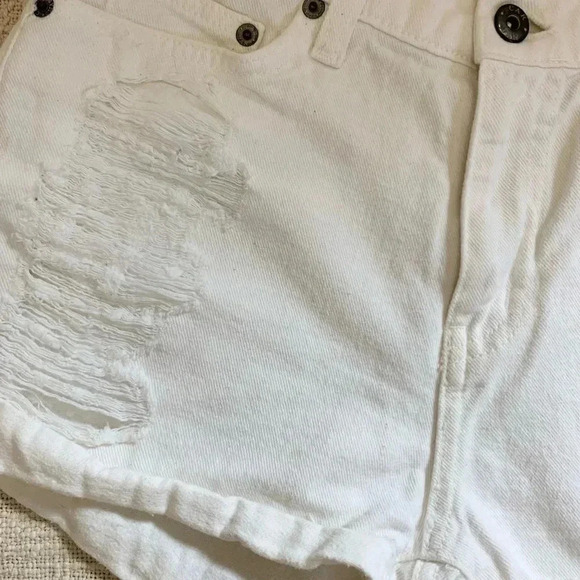 High Rise Distressed Denim Carmar Denim Jeans sz 27 - Picture 3 of 7